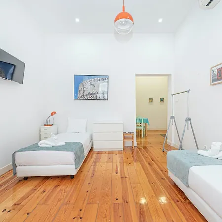 Houze_central In Alcantara Lizbona